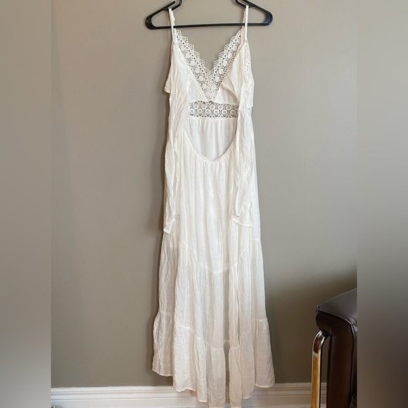 White Spring/Summer Dress with Lace Trim and Open Back Size US 6 - Picture 4 of 7